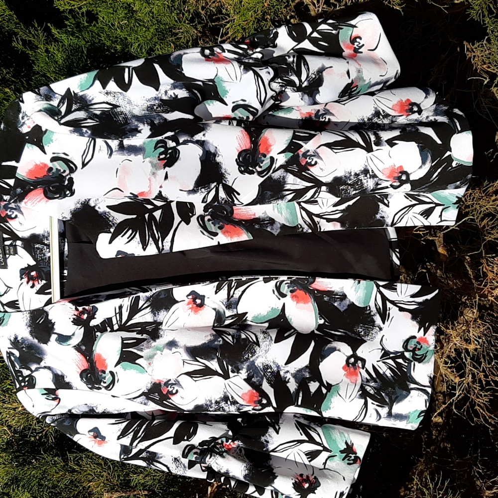 Lane Bryant Black/White Floral Open-Front Jacket W/ Coral & Teal Accents 18/20